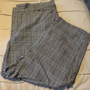 Old Navy Gray Plaid Skinny Pixie Pants